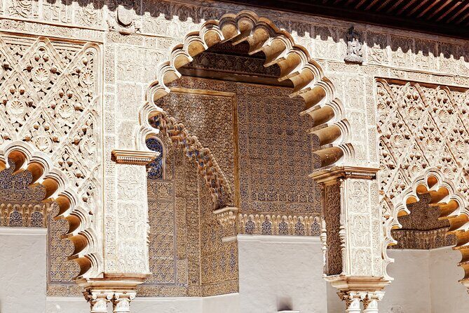 Alcazar of Seville Guided tour with Skip the Line Access - Why the guide + audio combo makes the visit easier to remember