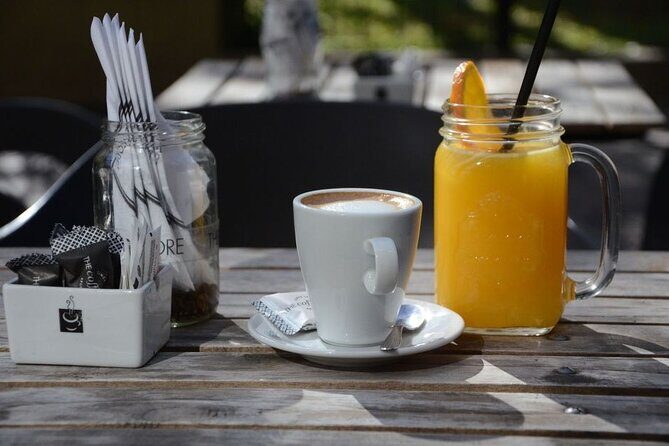 Exclusive Alcazar with breakfast or afternoon coffee in gardens - Stop 1: Real Alcázar, Breakfast Time and Garden Details