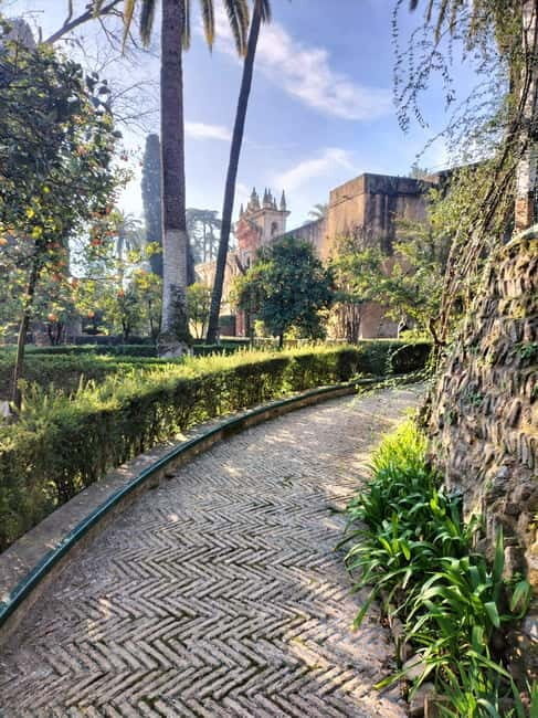Real Alcázar of Seville Skip-the-Line Private Tour - Gardens of the Alcázar: 15 Minutes to Start, Time to Stay