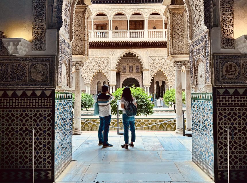 Seville FullDay Tour: Alcázar, Cathedral + Triana & Flamenco - End with a 60-Minute Flamenco Show at Teatro Flamenco Triana